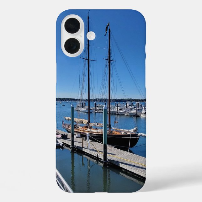 Serene Sailboat Marina Blue Sky Phone Case (Rückseite)