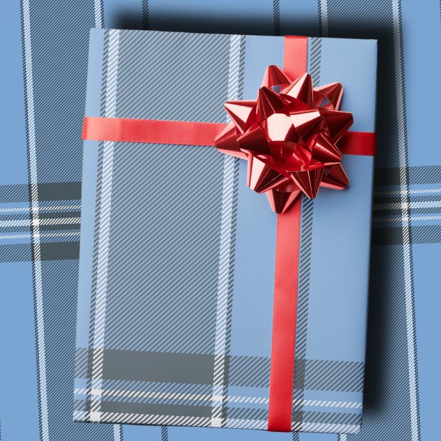 Serene Sky Blue and Slate Winter Tartan Plaid Geschenkpapier (Von Creator hochgeladen)