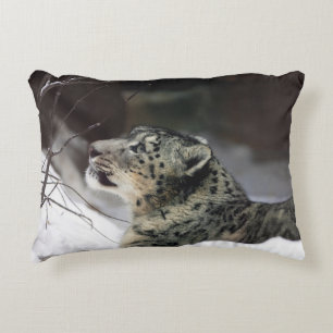 Serene Snow Leopard Dekokissen