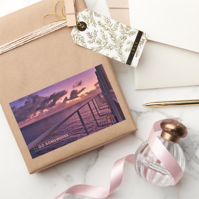 Serene Sunrise Cruise Ship Rechteckiger Aufkleber (Schenken)