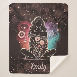 Serene Woman in einem kosmischen Blumentraum Sherpadecke