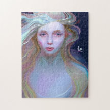 Serene Woman mit Tränen im Auge