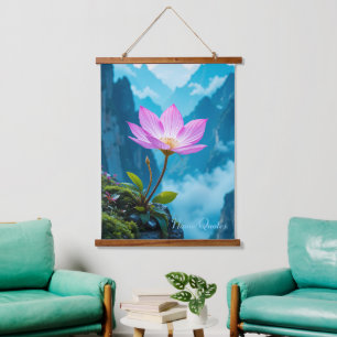 Serenity Bloom – Lotus über dem Nebel Wandteppich Mit Holzrahmen