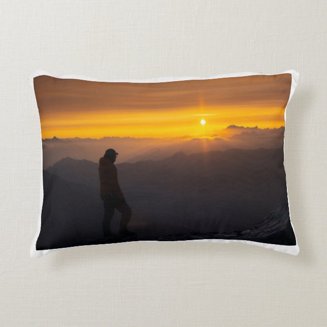 Serenity Blooms: Nature-Inspiriert Kissen-Designs Dekokissen (Vorderseite)