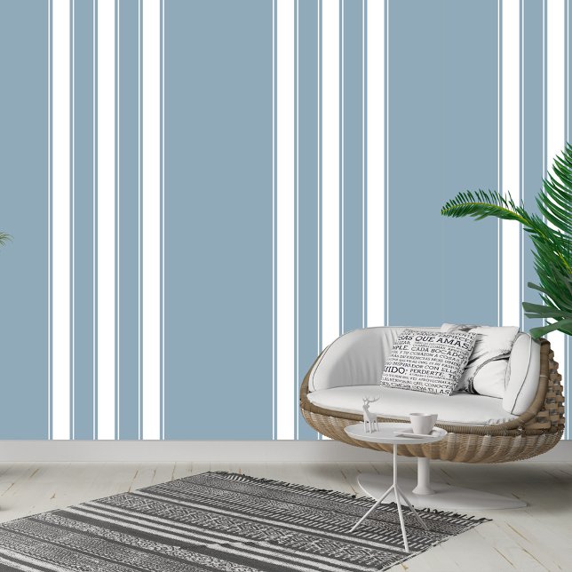 Serenstreifen: Dusty Blue & White Peel und Stick Tapete (Serene Stripes: Dusty Blue & White Peel and Stick Wallpaper)