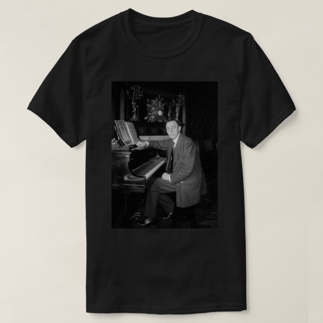 Sergei Rachmaninoff am Piano - Circa 1915 Foto T-Shirt (Design vorne)