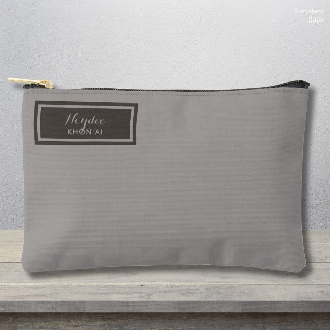 Serious Classic Minimal Simple Grey Zubehörtasche (Von Creator hochgeladen)