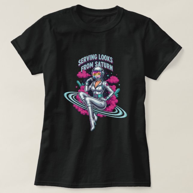 Serving Looks vom Saturn T-Shirt (Design vorne)