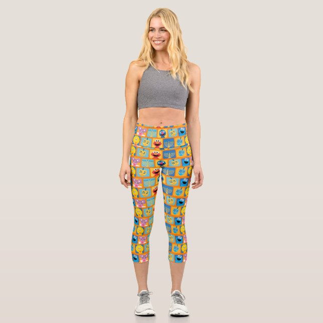 Sesame Street Hanukkah Pattern Capri Leggings (Vorderseite)