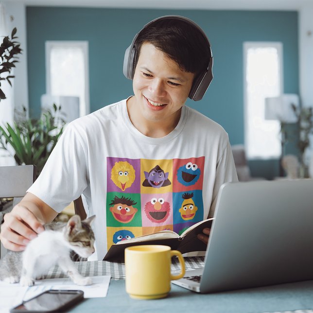 Sesamstraße | Farbblockgitter T-Shirt (Person wearing t-shirt)