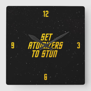 Set Atomizers to Stun Quadratische Wanduhr
