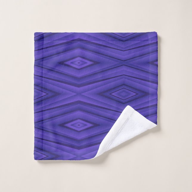 Set of two purple towels featuring geometric  (Waschlappen)