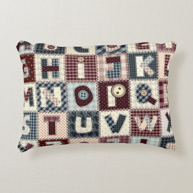 Set von Buchstaben im Patchwork-Stil. Mai b Dekokissen (Vorderseite)