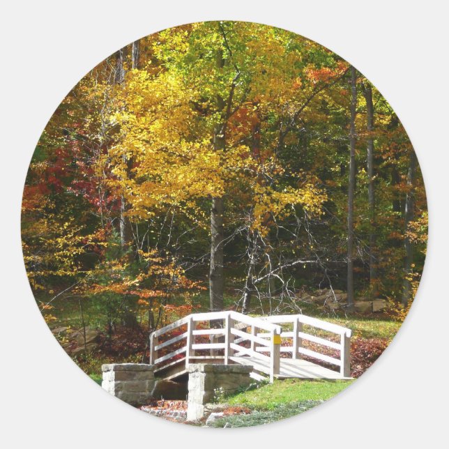 Seven Springs Fall Bridge I Herbst Landschaft Runder Aufkleber (Vorderseite)