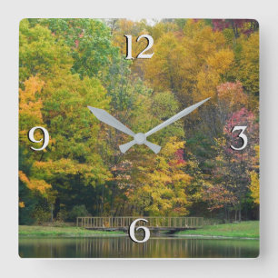 Seven Springs Fall Bridge II Herbstlandschaft Quadratische Wanduhr