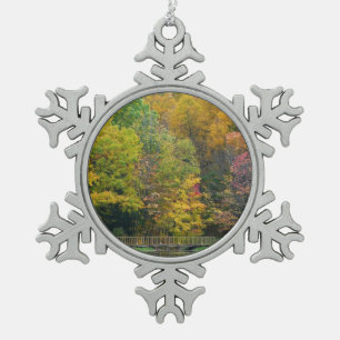 Seven Springs Fall Bridge II Herbstlandschaft Schneeflocken Zinn-Ornament