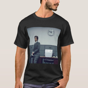 Severance TV zeigt Adam Scott T-Shirt