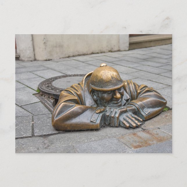 Sewer Worker Bronze Statue, Bratislava, Slowakei Postkarte (Vorderseite)