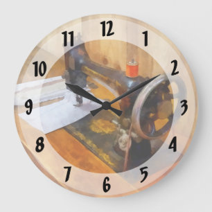 Sewing Machine With Orange Thread Große Wanduhr