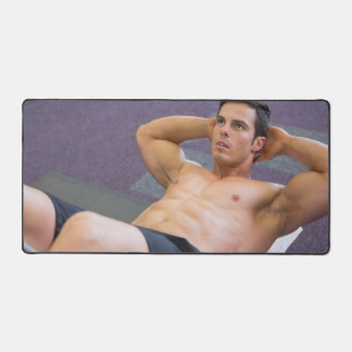 Sexy Bare Typ Muscle Man Übungen Schreibtischunterlage