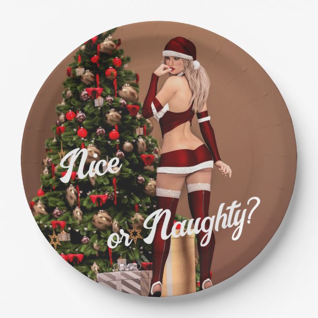 Sexy Santa Girl in der Nähe des Weihnachtsbaumes Pappteller (Vorderseite)