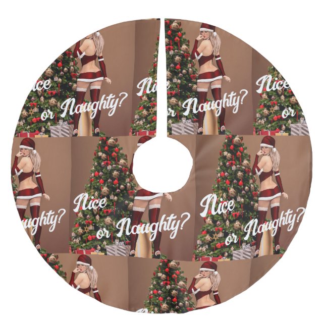 Sexy Santa Girl in der Nähe des Weihnachtsbaumes Polyester Weihnachtsbaumdecke (Vorderseite)