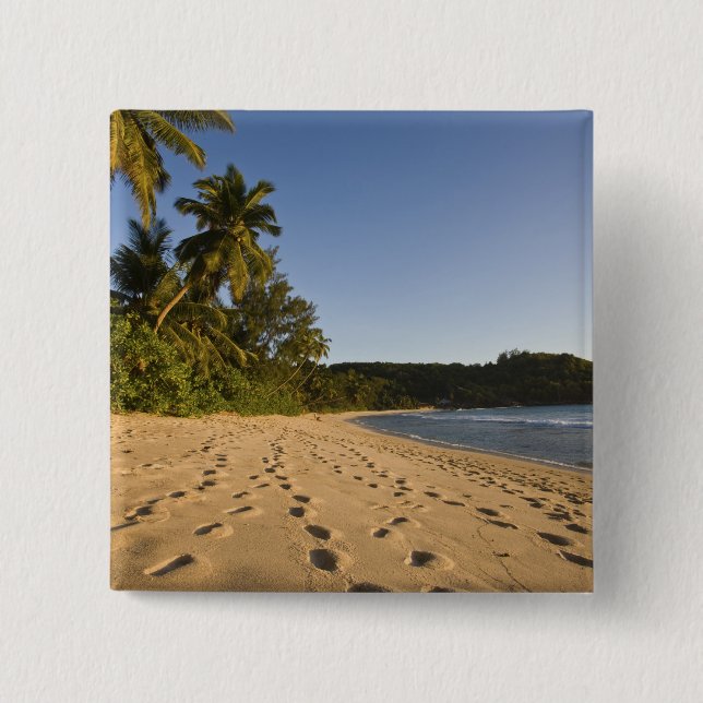 Seychellen, Mahe Island, Strand Anse Takamaka, 2 Button (Vorderseite)