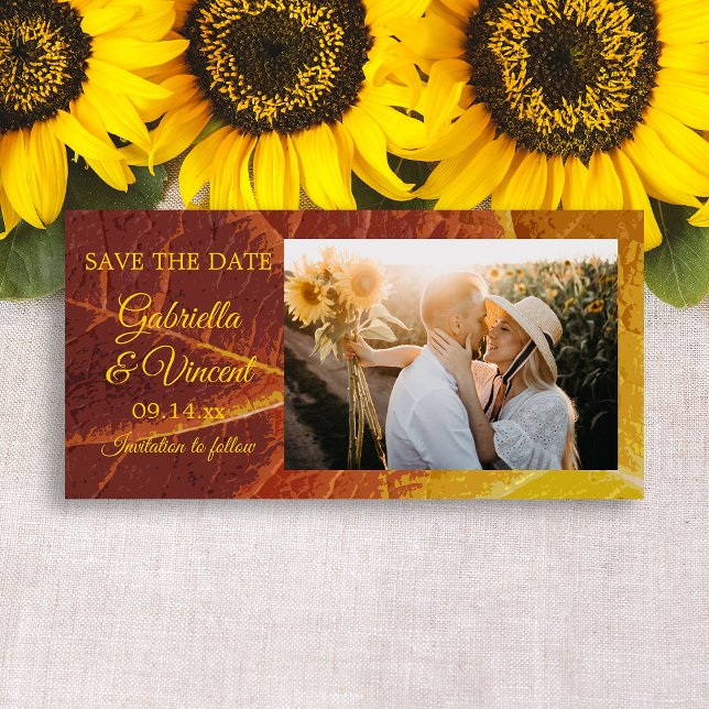 Shades des Herbstleaf Hochzeit speichern das Datum Save The Date (Set the tone for your Fall wedding with the Shades of Autumn Leaf Save the Date Photo Card.)