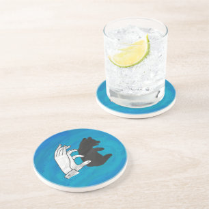 Shadow Bear Cube On Blue Getränkeuntersetzer