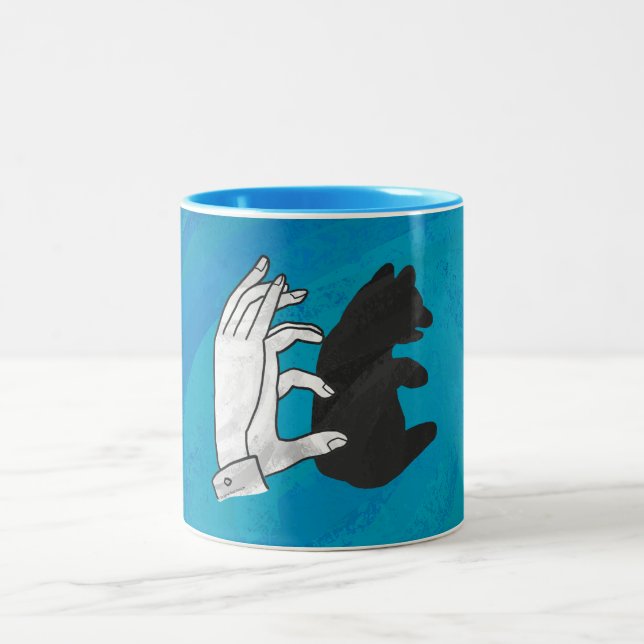 Shadow Bear Cube On Blue Zweifarbige Tasse (Mittel)
