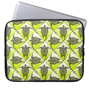Shamanic Sea Turtles Pattern - Green Laptopschutzhülle