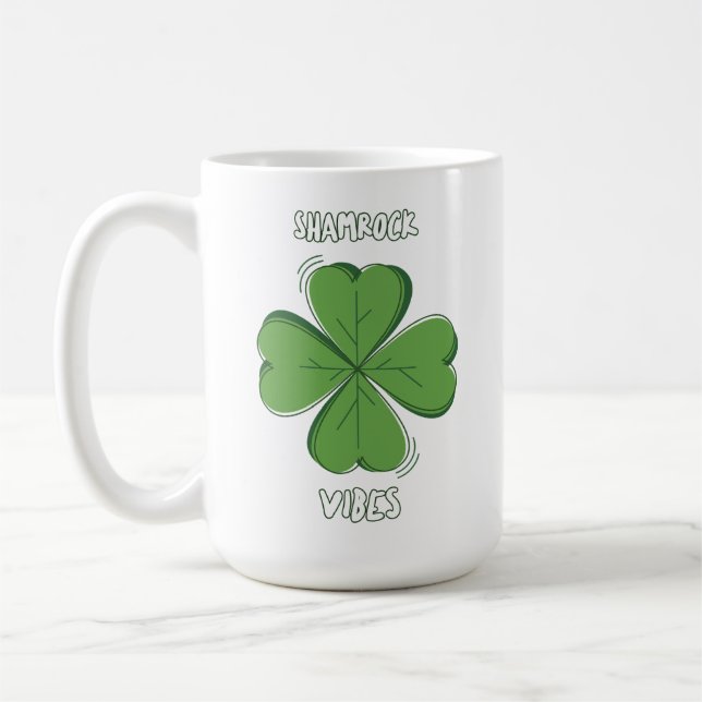 Shamrock Vibes Vierblatt St. Paddys Tag Kaffeetasse (Links)