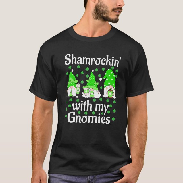 Shamrockin' mit meinen Gnomies St Patrick's Day Ni T-Shirt (Vorderseite)