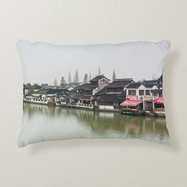 Shanghai, China, 30.03.2017, Historischer Bui aus  Dekokissen (Vorderseite)