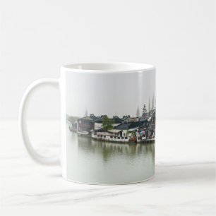 Shanghai, China, 30.03.2017, Historischer Bui aus  Kaffeetasse