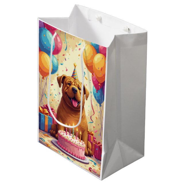 Shar-Pei Geburtstagsfeier Mittlere Geschenktüte (Vorderseite Schrägansicht)