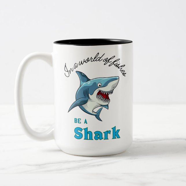 SHARK QUOTE , FUNNY, CARTOON STIL ZWEIFARBIGE TASSE (Links)