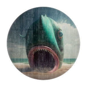 Shark sculpture on the beach schneidebrett