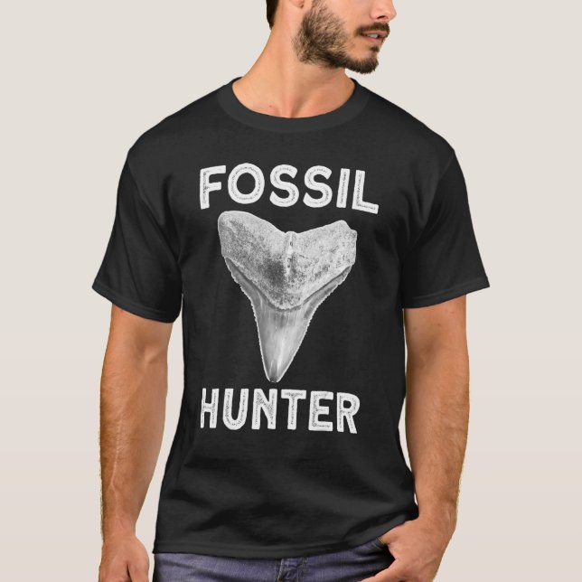 Shark Tooth Fossil Hunter T-Shirt (Vorderseite)