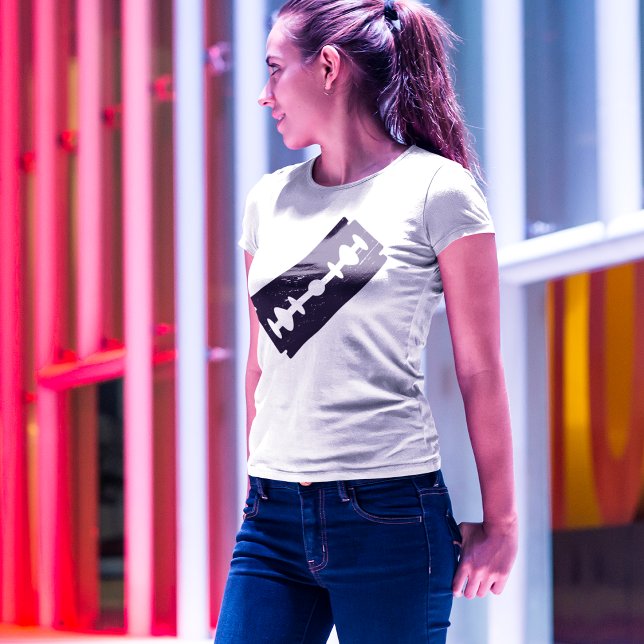 Sharp Blade T-Shirt (Von Creator hochgeladen)