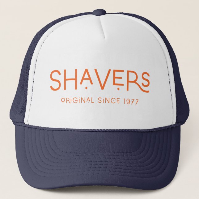Shavers Trucker Hat mit Orange Schriftart Truckerkappe (Vorderseite)