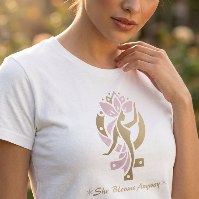 She Blooms Anyway Floral Venus Symbol Women's Day T-Shirt (Von Creator hochgeladen)