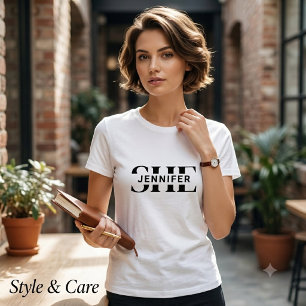SHE Custom Name Modern Tri-Blend Grafik-Shirt Shirt