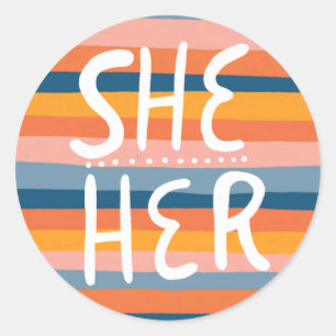 SHE/HER Pronouns Stripes Handschrift Blatt Runder Aufkleber