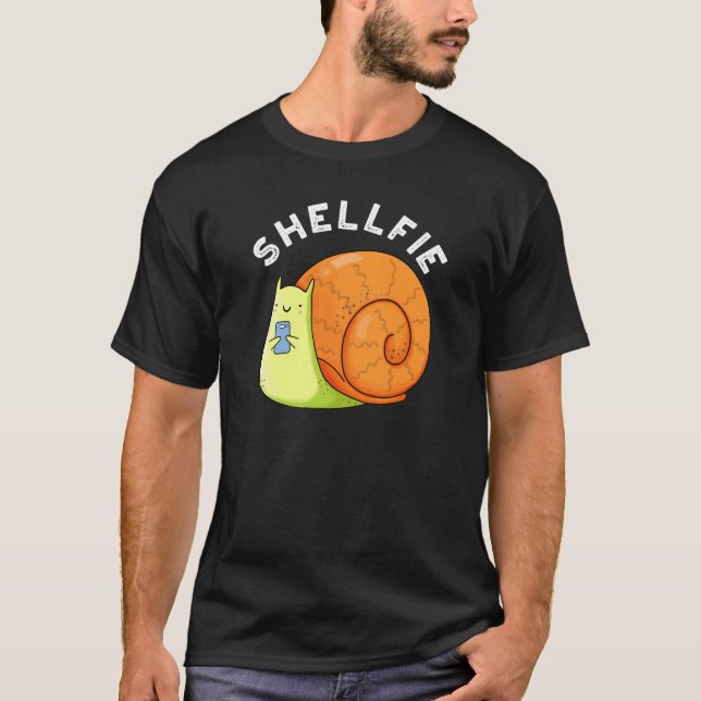 Shellfie Funny Snail Selfie Pun Dark BG T-Shirt (Vorderseite)