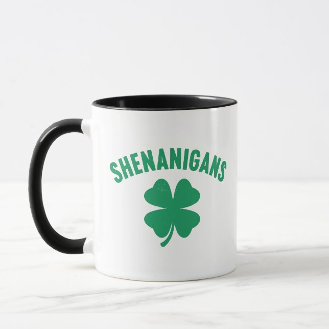 Shenanigans Kleeblatt St. Patrick's Day Retro Tasse (Links)