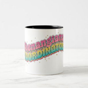 Shenanigans-Koordinator Retro 70er-Jahre-Schriftzu Zweifarbige Tasse