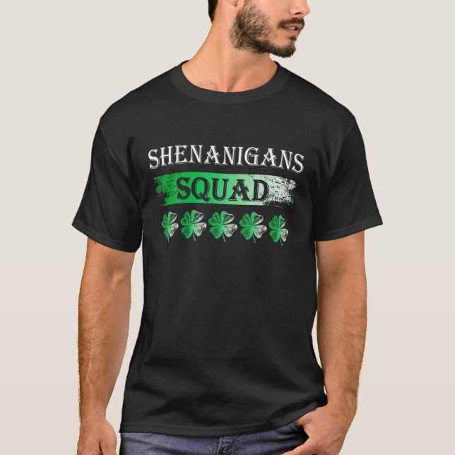 Shenanigans Squad Funny St Patricks Day Matching T-Shirt (Vorderseite)