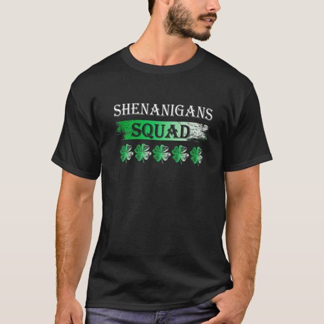 Shenanigans Squad Funny St Patricks Day Matching T-Shirt (Vorderseite)