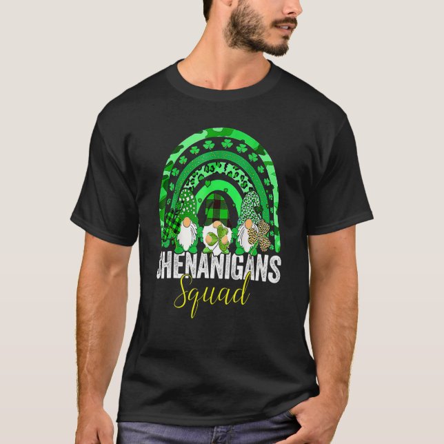 Shenanigans Squad Irish Gnomes Rainbow St Patrick' T-Shirt (Vorderseite)
